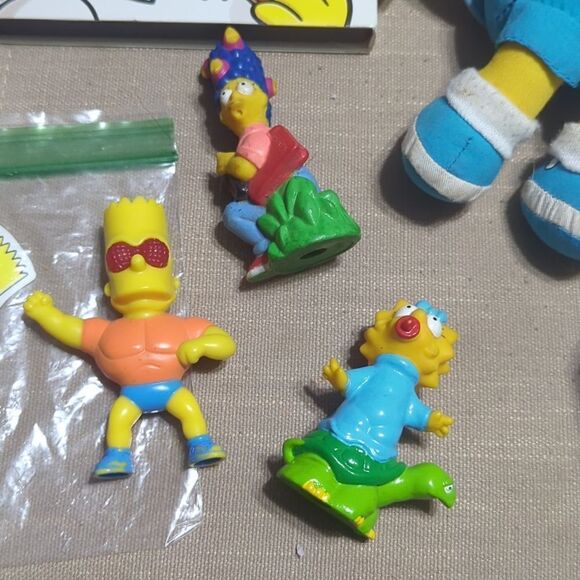 Simpsons Comics Supernova,1990 Simpsons Plush Bart, Maggie, stickers, minis - Picture 5 of 9